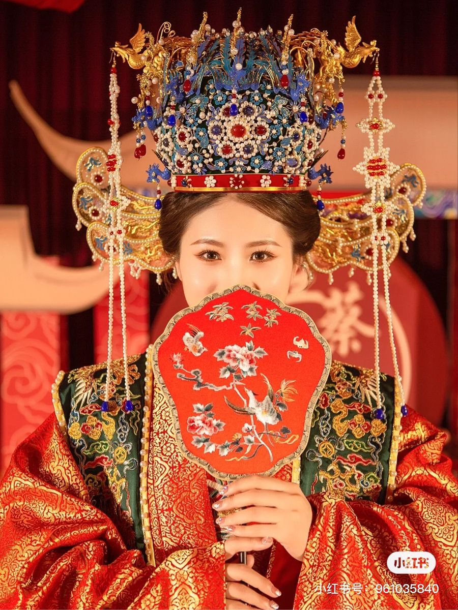 The Elegance of a Cheongsam-Inspired Dress:The Story of a Qipao Woman