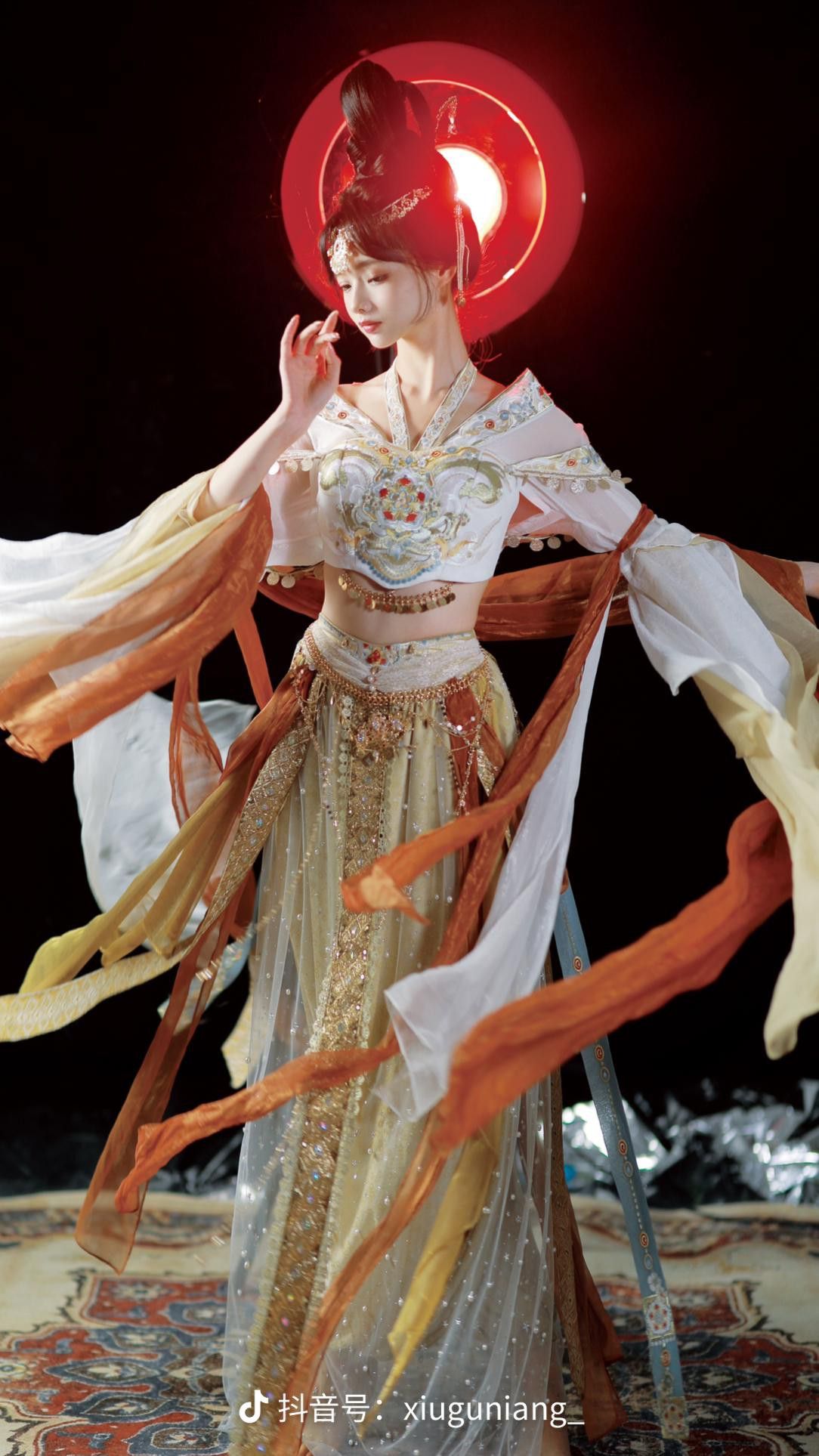 Affordable Complete Set of Traditional Chinese Hanfu Chest-High Dress with Bok Choy Charm Affordable Complete Set of Traditional Chinese Hanfu Chest-High Dress with Bok Choy Charm