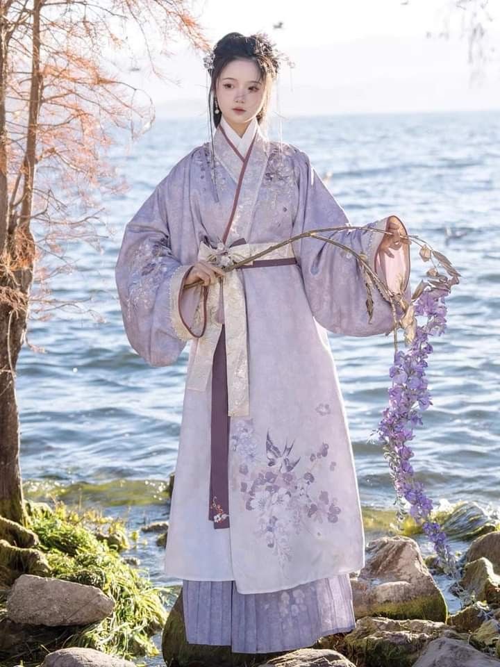 Latest Stylish Qipao Skirt for Women:Embracing Traditional Elegance with Modern Charm