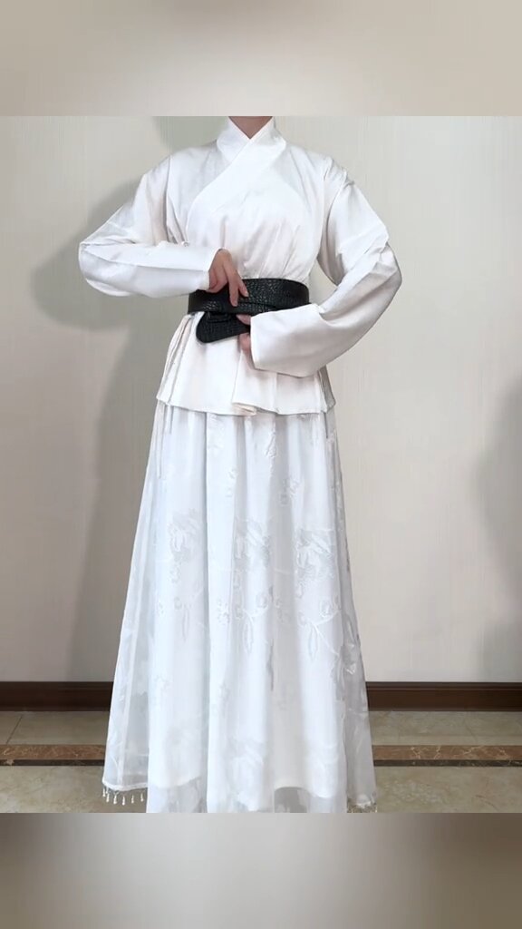 The Dominating Dark Empress in a Splendid Hanfu Fashion:Street-Taking Power of a Hanfu Empress The Dominating Dark Empress in a Splendid Hanfu Fashion:Street-Taking Power of a Hanfu Empress