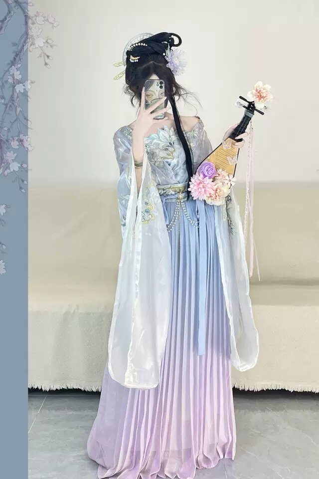 Hanfu Fashion for Summer Workdays:A Blend of Tradition and Modernity Hanfu Fashion for Summer Workdays:A Blend of Tradition and Modernity