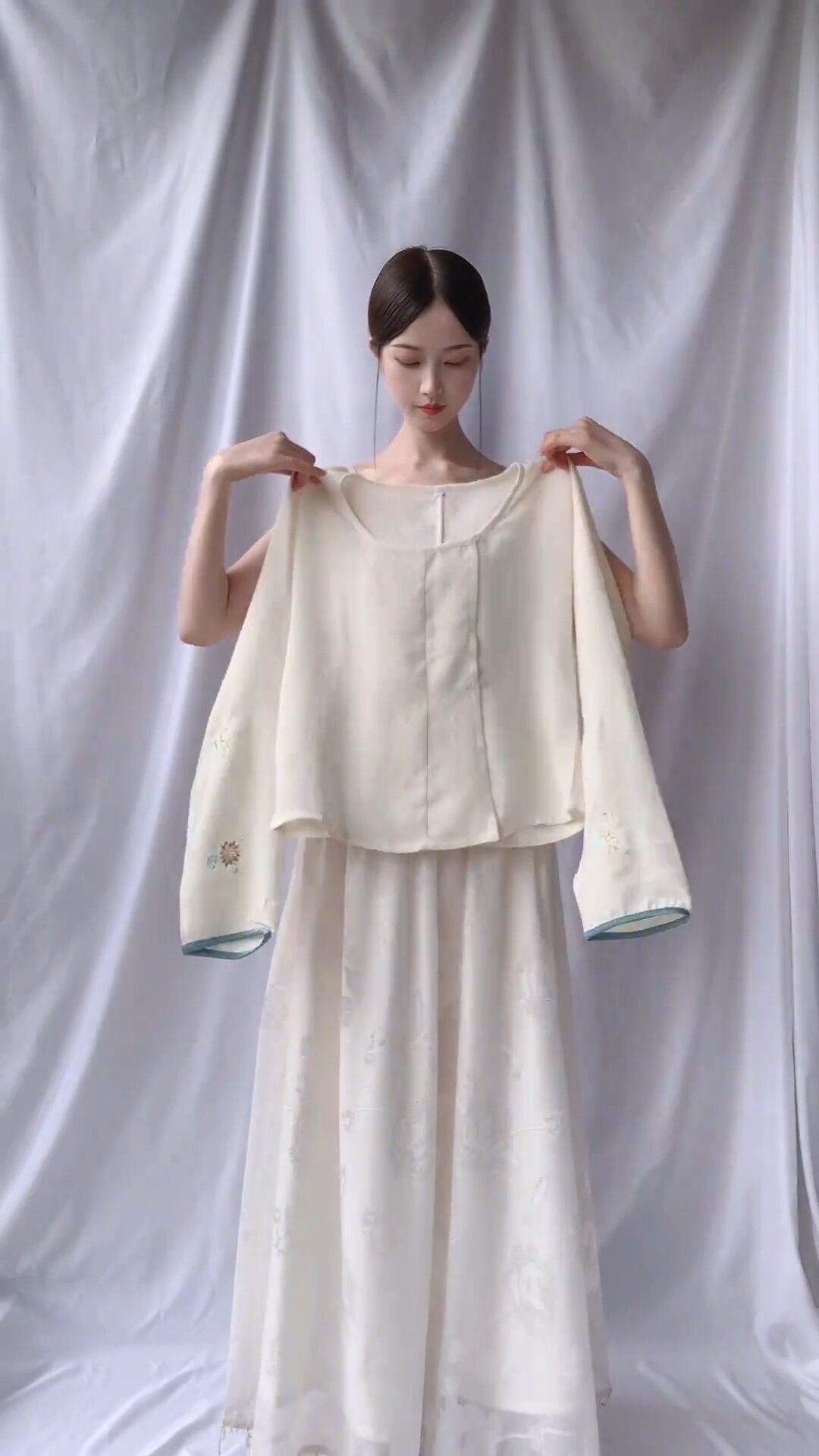 Summer 2023:Unveiling the Latest Styles of Hanfu Skirts Summer 2023:Unveiling the Latest Styles of Hanfu Skirts