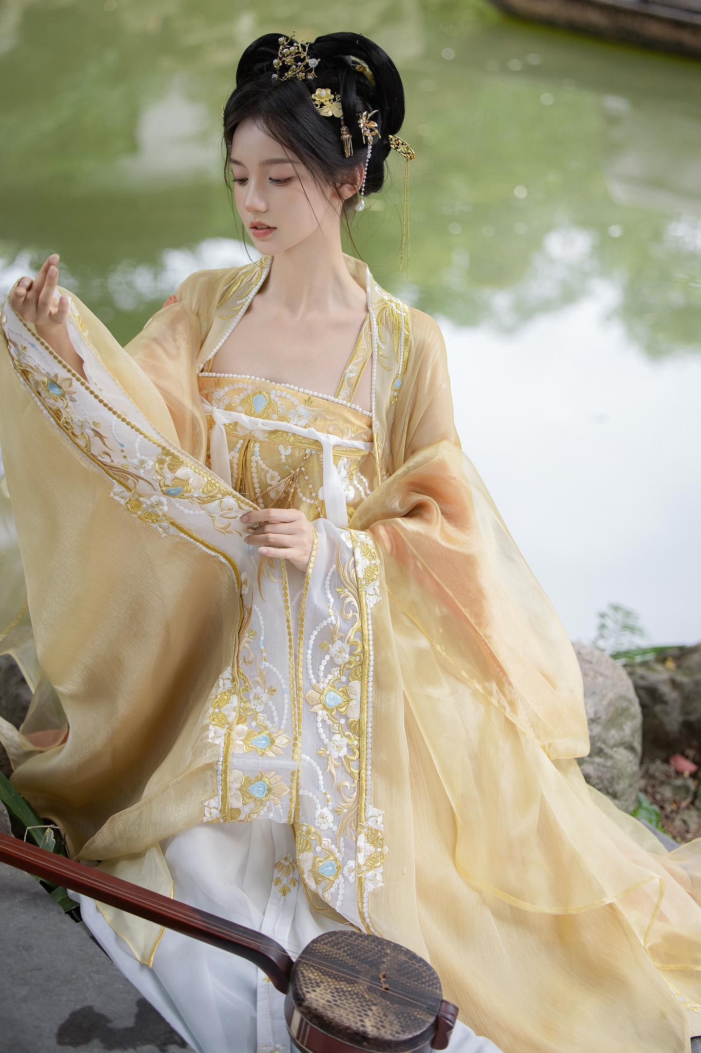 Petite Style Guide to Wearing a Horseface Skirt and Underskirts