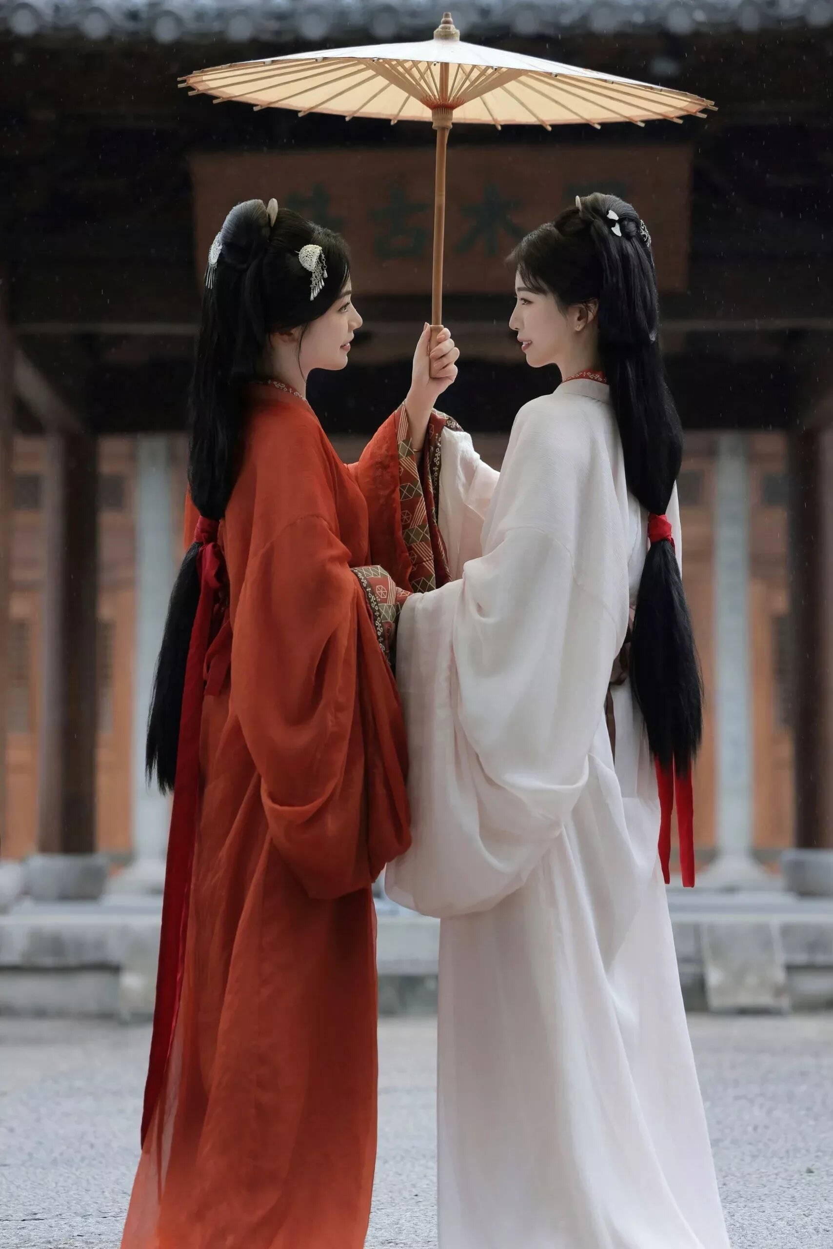 The Unique Charm of Multicolor Luo Qipao:A Cultural Journey