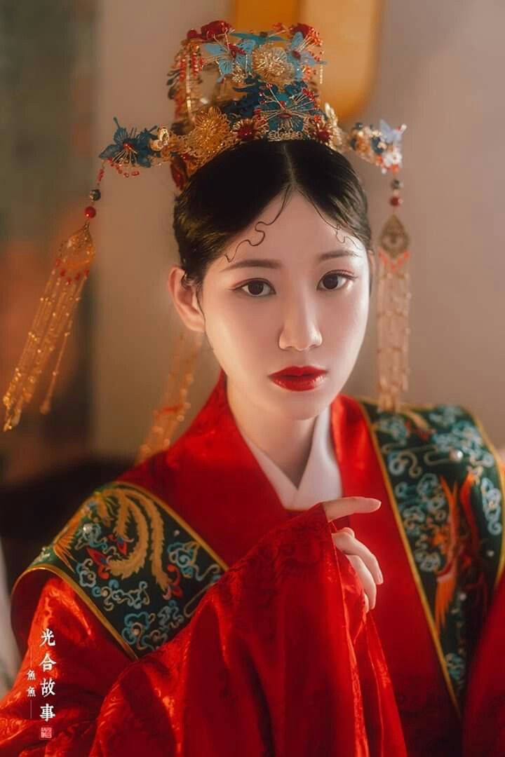 Children in Ancient Dance Costumes:The Splendor of Traditional Dance Performance Attire