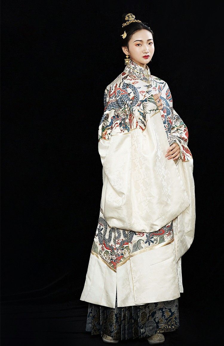 Original Design of Cheongsam Women:Embracing Traditional Elegance with Modern Creativity