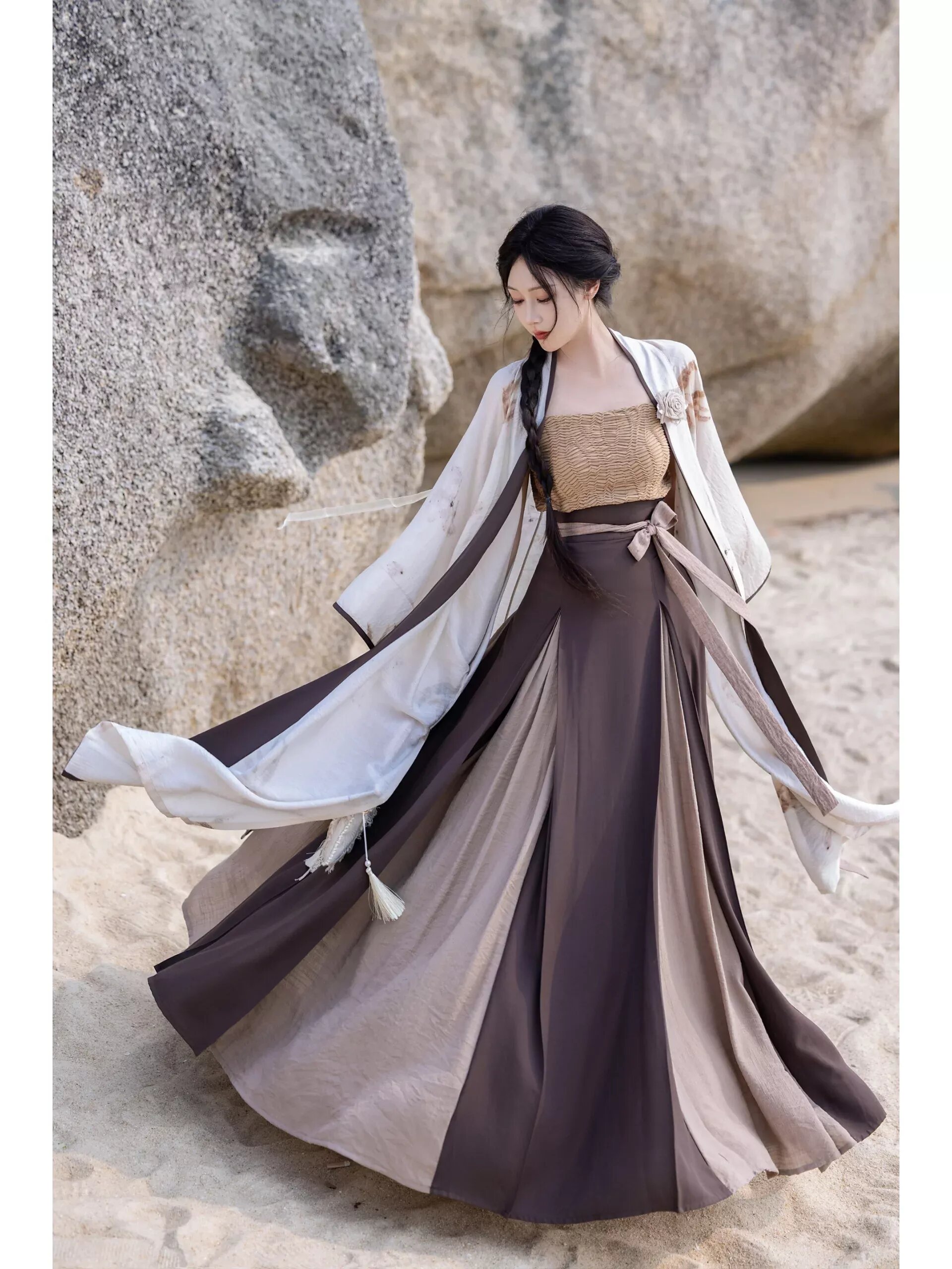 Elevating the Classy Low-Cut Cheongsam Skirt