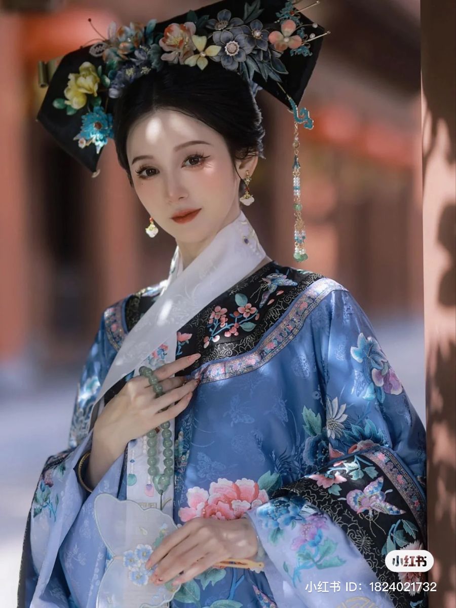 The Charm of Hanfu:Exploring the Idyll of Daji in Traditional Chinese Attire The Charm of Hanfu:Exploring the Idyll of Daji in Traditional Chinese Attire