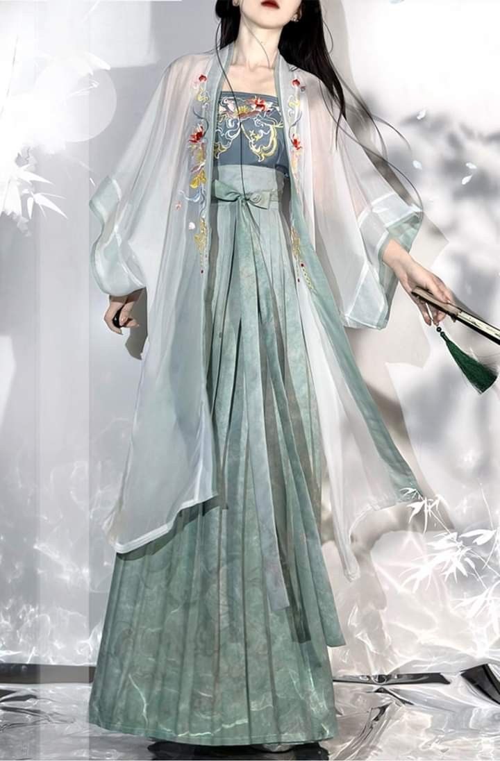 Reinventing the Cheongsam:Young and Stylish Summer Versions for Modern Women Reinventing the Cheongsam:Young and Stylish Summer Versions for Modern Women