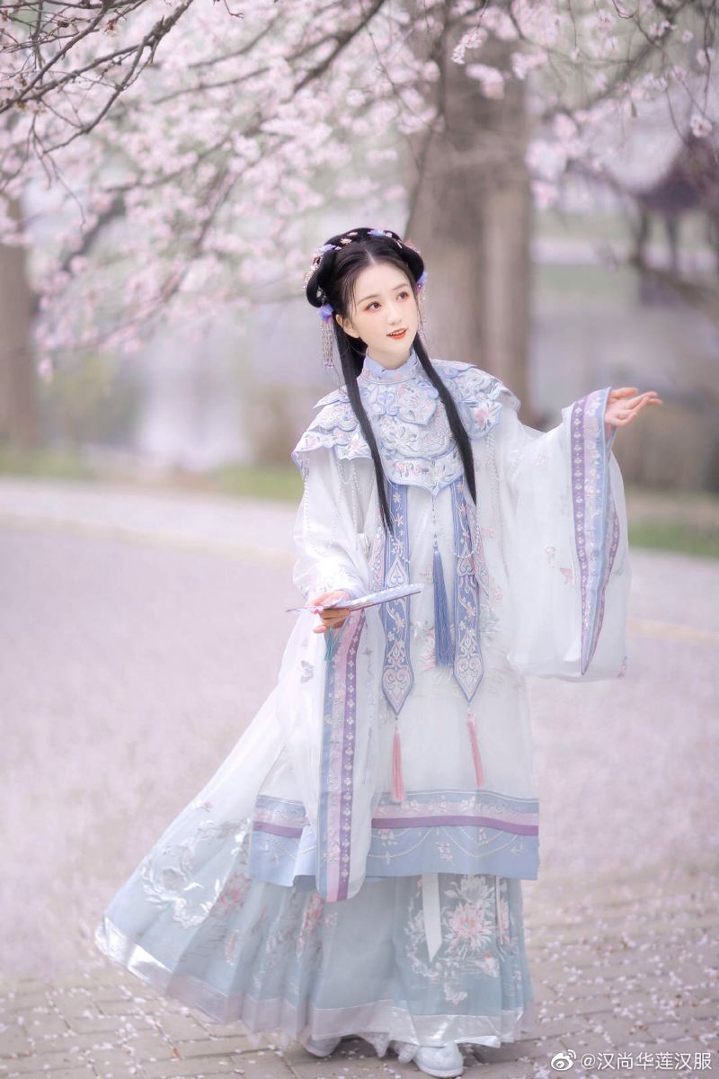 Winter Cheongsam:A Traditional Elegance in Cold Weather