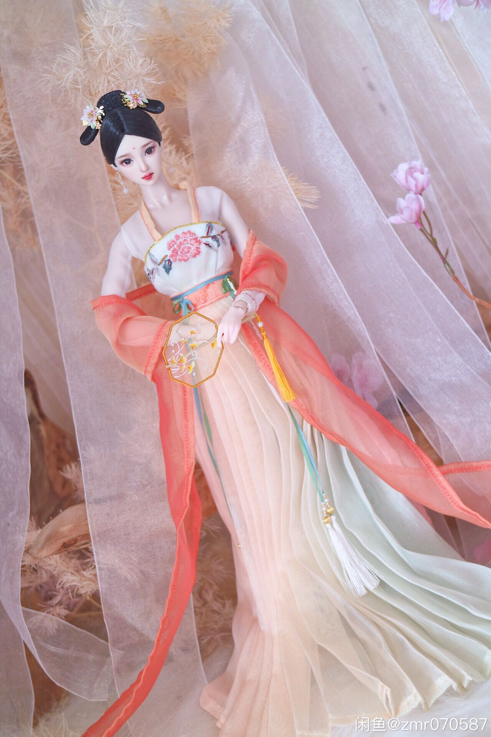 The Rise of the Long-Style Hanfu Outerwear:A Journey into Traditional Elegance The Rise of the Long-Style Hanfu Outerwear:A Journey into Traditional Elegance