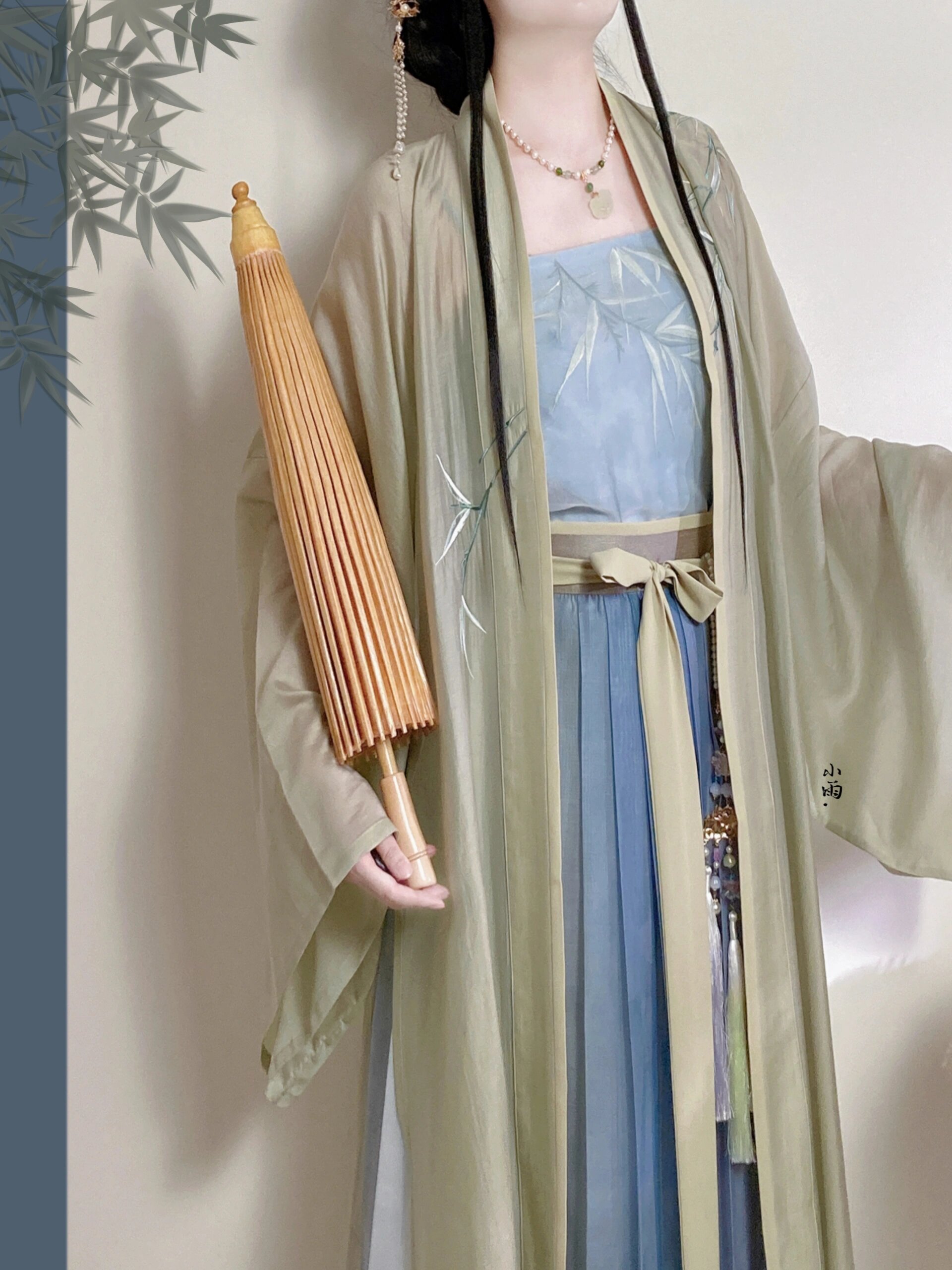 Stylish Bag Options to Perfectly Match Your Horseface Skirt