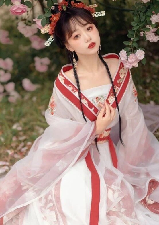 Hanfu Originality:The Journey of Hanshiguang Original Hanfu Studio Hanfu Originality:The Journey of Hanshiguang Original Hanfu Studio
