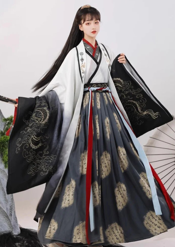Original Hanfu Design:The Glutenous Rice Cake-Inspired Lotus-年糕创意汉服设计 Original Hanfu Design:The Glutenous Rice Cake-Inspired Lotus-年糕创意汉服设计