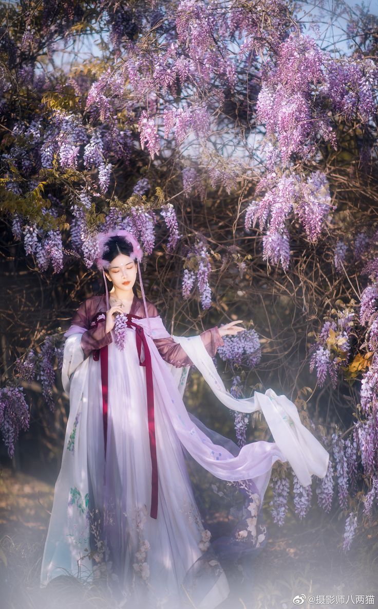 Vintage-Style Flower-Pattern Cheongsam:A Blend of Tradition and Elegance Vintage-Style Flower-Pattern Cheongsam:A Blend of Tradition and Elegance