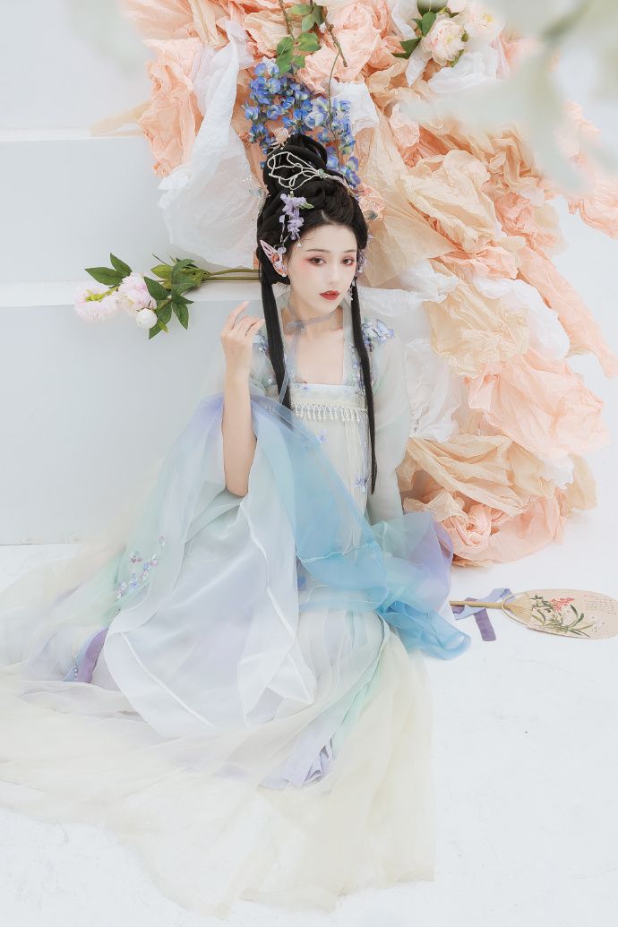 Exploring the World of Plus-Size Hanfu Dress:The Elegance of汉服大码连衣裙 Exploring the World of Plus-Size Hanfu Dress:The Elegance of汉服大码连衣裙