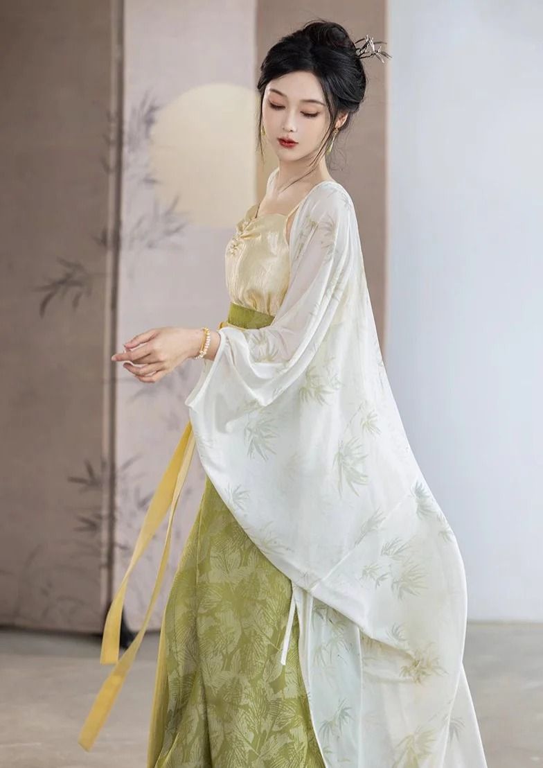 The Married Bliss of a Horseface Skirt:A Cultural Journey into Chinese Traditional Wedding Customs