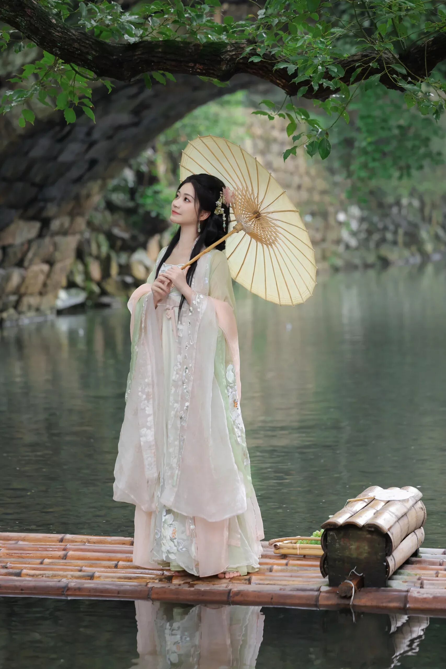 The Little Girl in a Cheongsam:Embracing Traditional Elegance at Age 6-7
