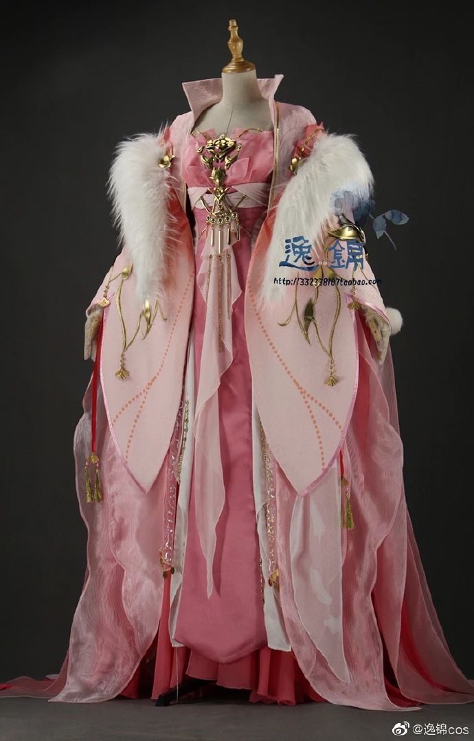 The U-neck Cheongsam:A Blend of Tradition and Modernity The U-neck Cheongsam:A Blend of Tradition and Modernity