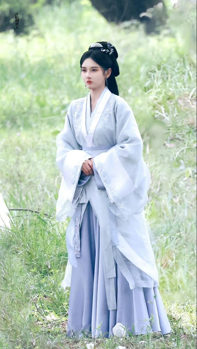 The Complete Set of Traditional Chinese Hanfu Accessories:A Four-Piece Set