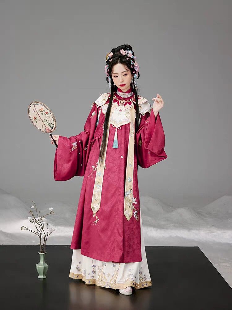 Elegant Summer Costumes for Ancient Women:A Blend of Tradition and Comfort Elegant Summer Costumes for Ancient Women:A Blend of Tradition and Comfort