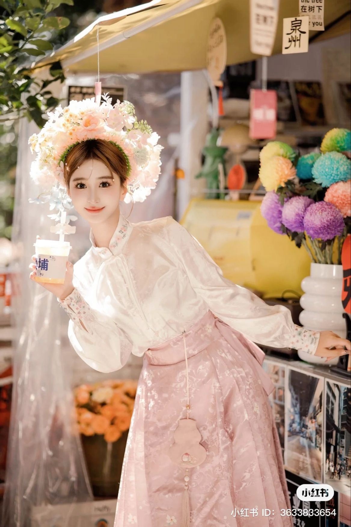 The Charm of Hanfu Dress in a Little Girls Skirt