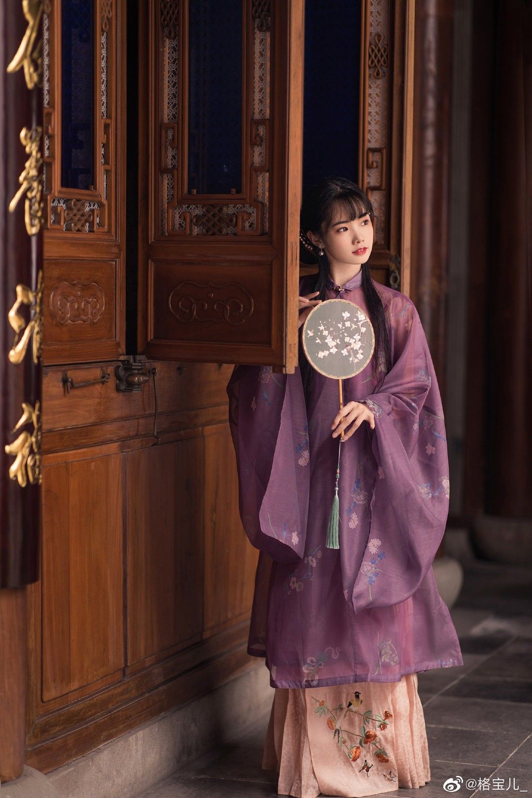 Autumn and Winter Womens Ming-Style Hanfu Fashion:A Closer Look