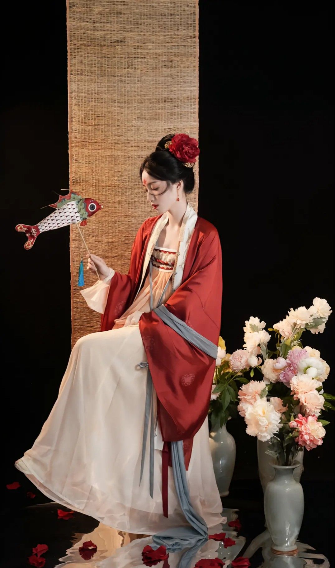 Reinventing the Cheongsam with Reverse-Sleeve Style for Autumn-Winter Fashion