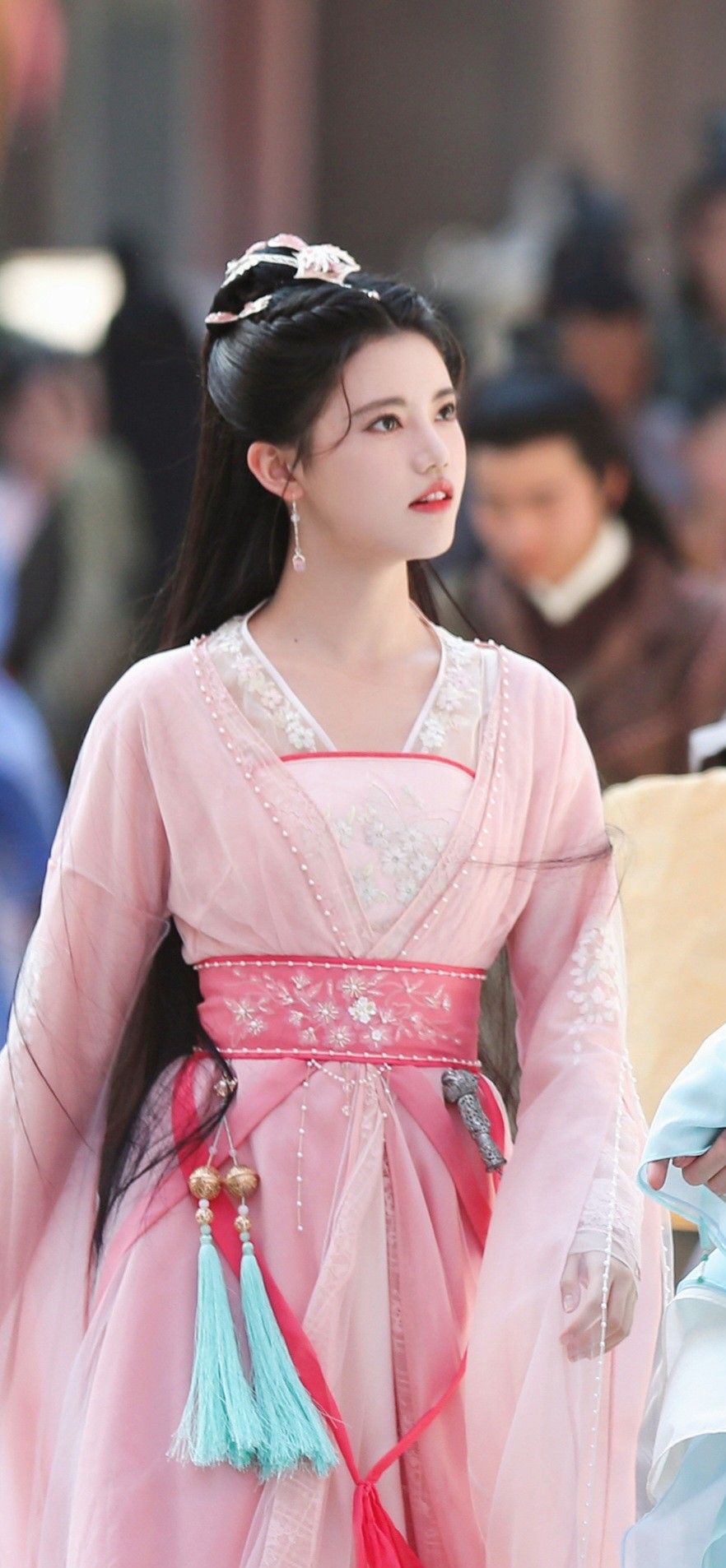 The Evolution of Traditional Hanfu Clothing:A White Refinement HanfuShirt