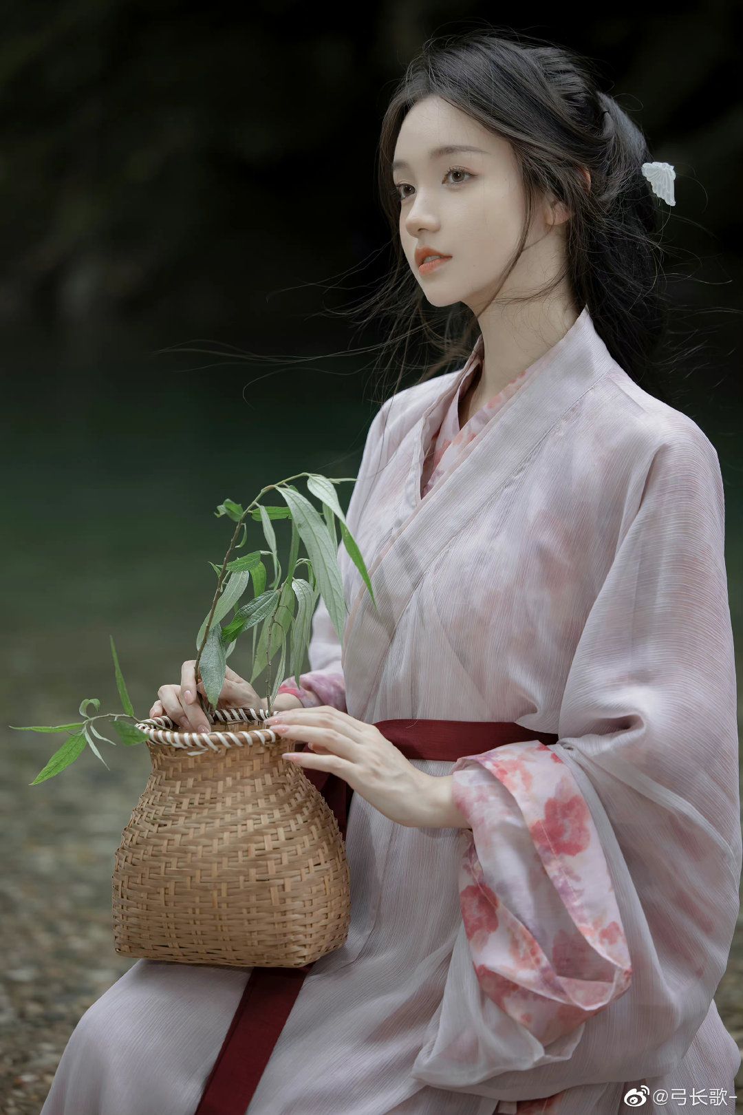 Embracing the Elegance:Headdress Accessories for Cheongsam