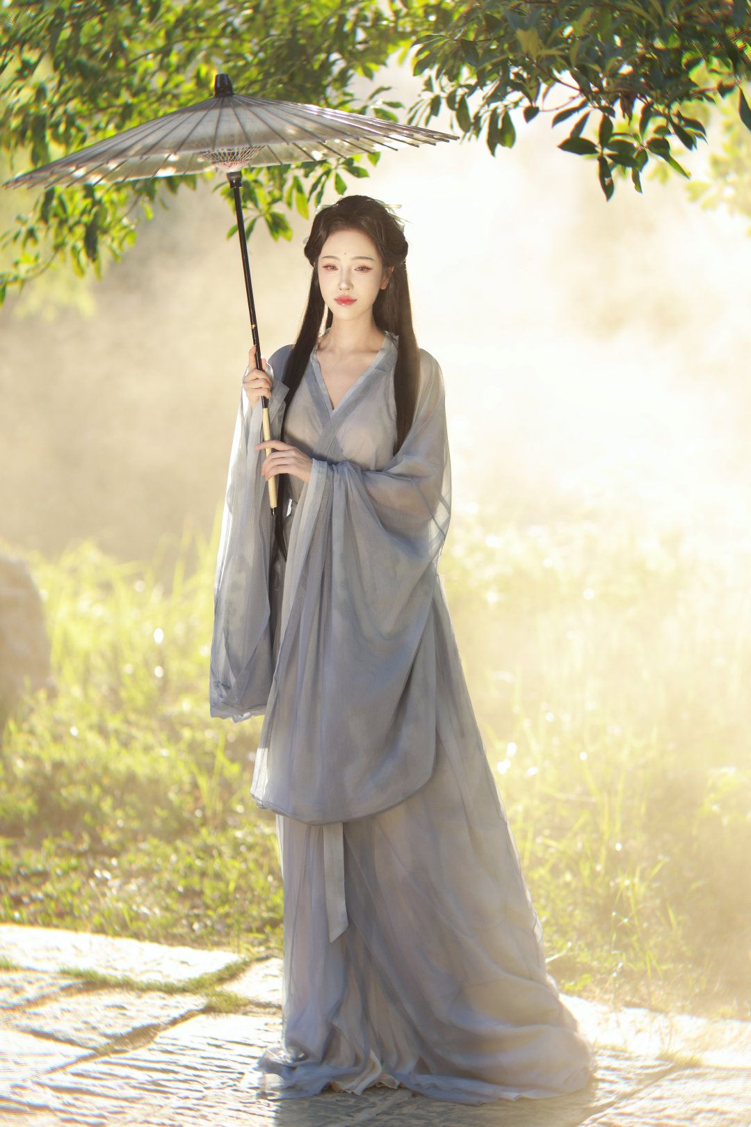 The Revival of Hanfu Fashion for High School Girls:Embracing Traditional Elegance