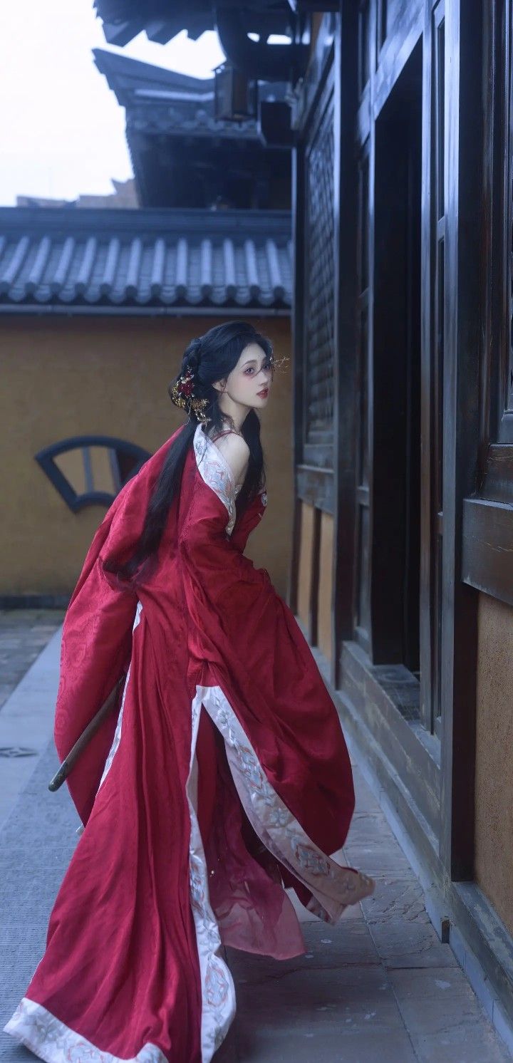 The Splendor of Hanfu Hairstyles:The Story of丸子头