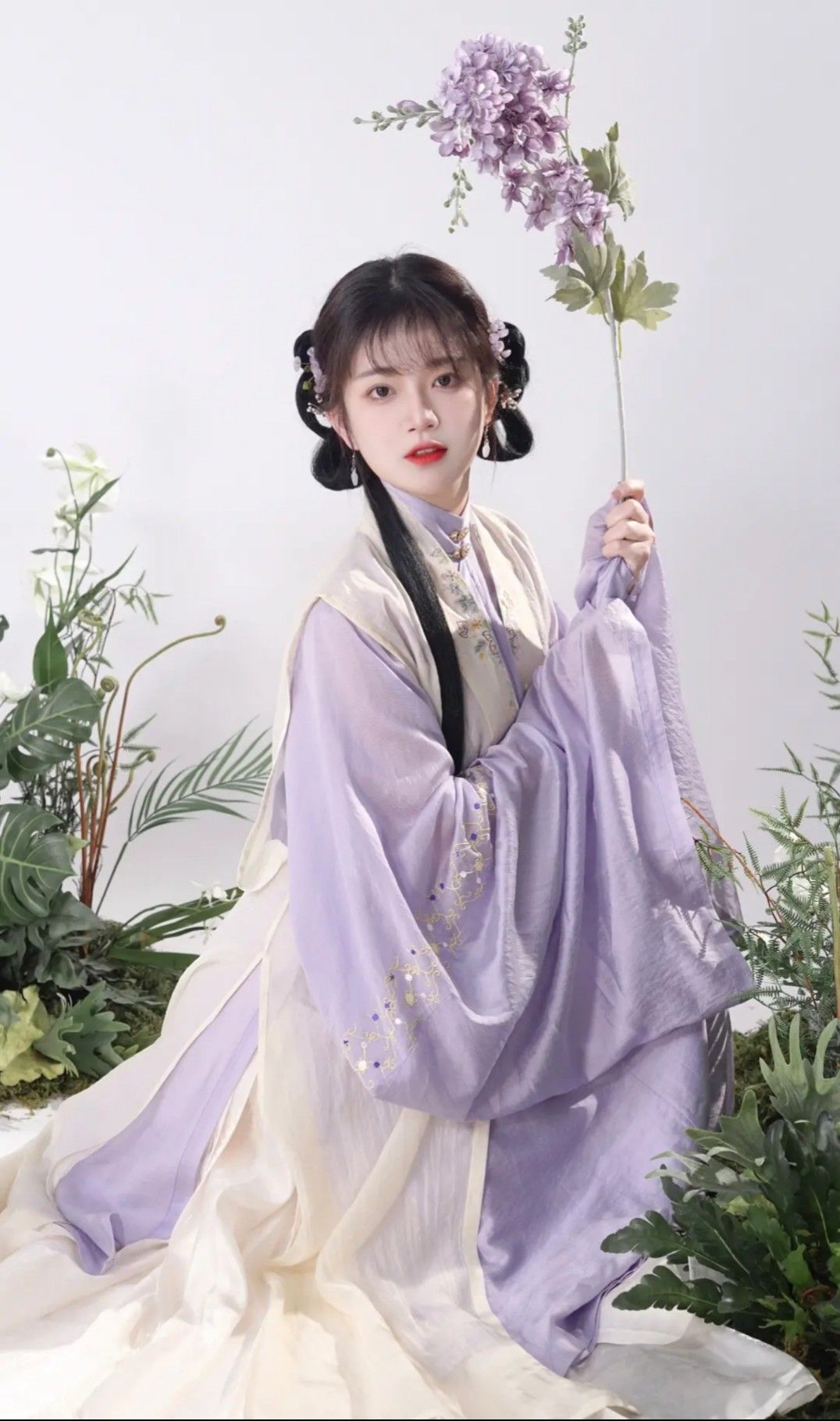 The Enchantment of a Pink Lace Cheongsam:A Blend of Tradition and Feminine Charm The Enchantment of a Pink Lace Cheongsam:A Blend of Tradition and Feminine Charm