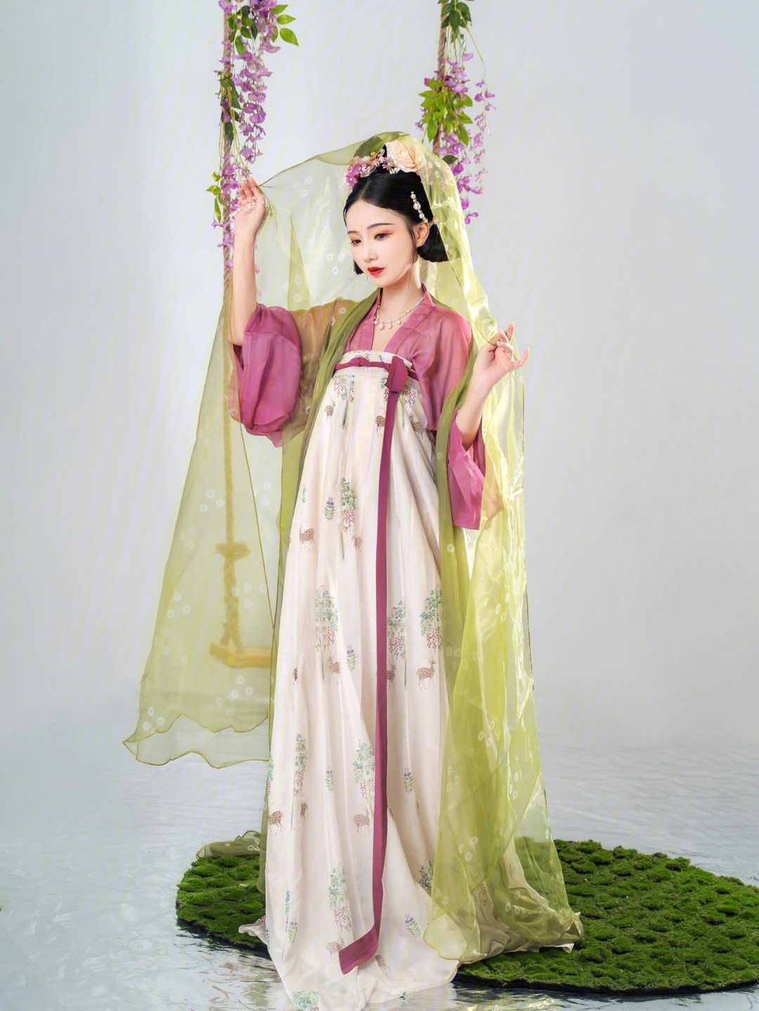 Ancient Hanfu Costumes for Girls in Middle School:A Journey into Traditional Chinese Attire
