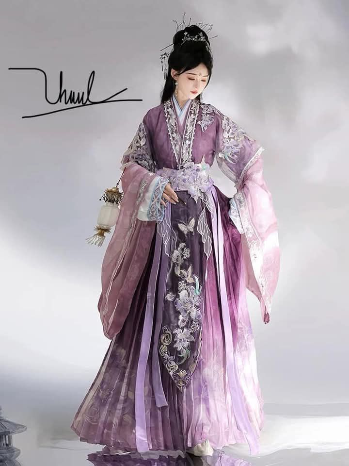 Traditional Elegance:The Story of Hanfu at Shisanplus Flagship Store