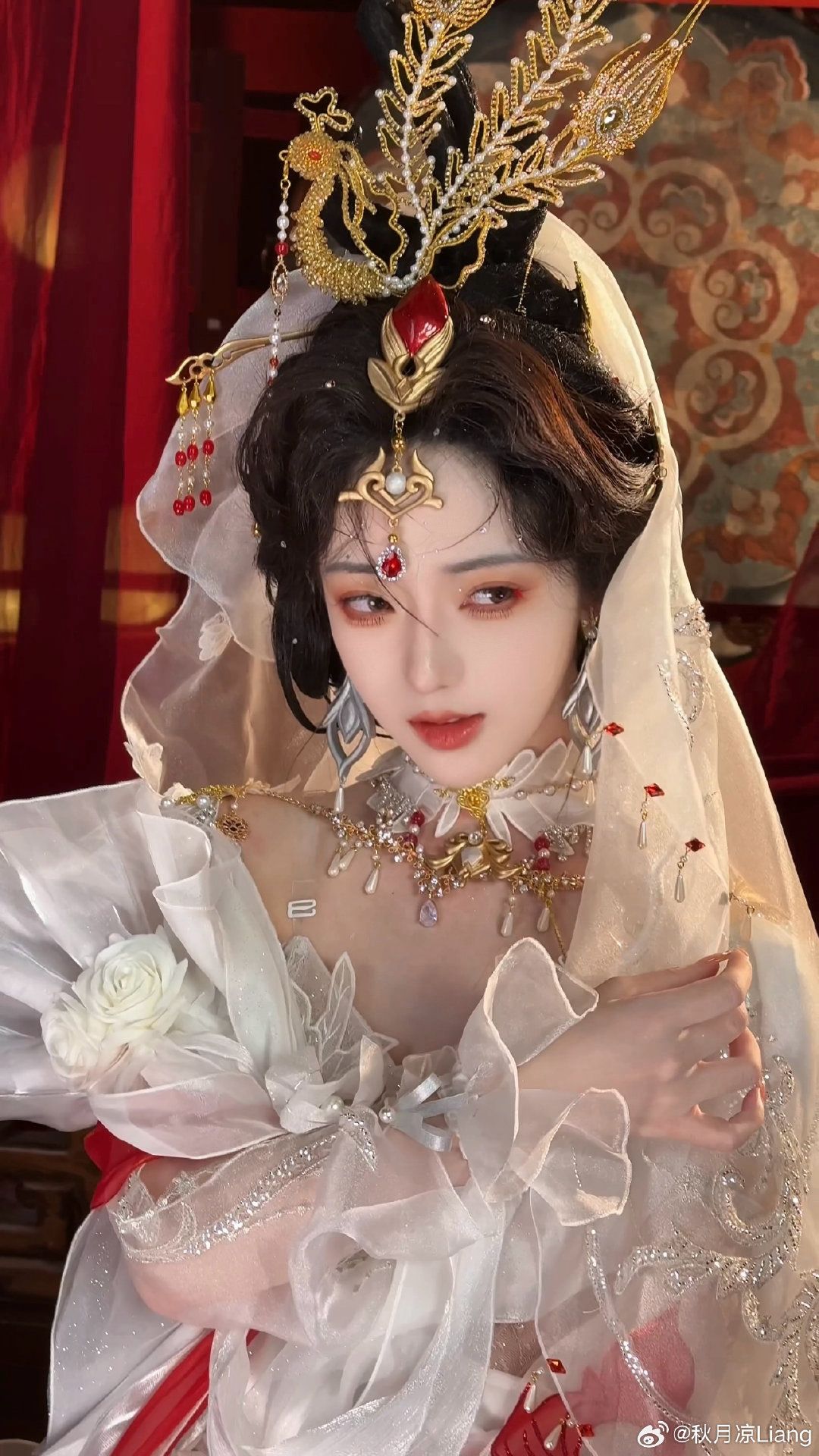 Engaged in a Champagne-Colored Cheongsam:The Autumn and Winter Story of a Qipao Engagement Engaged in a Champagne-Colored Cheongsam:The Autumn and Winter Story of a Qipao Engagement