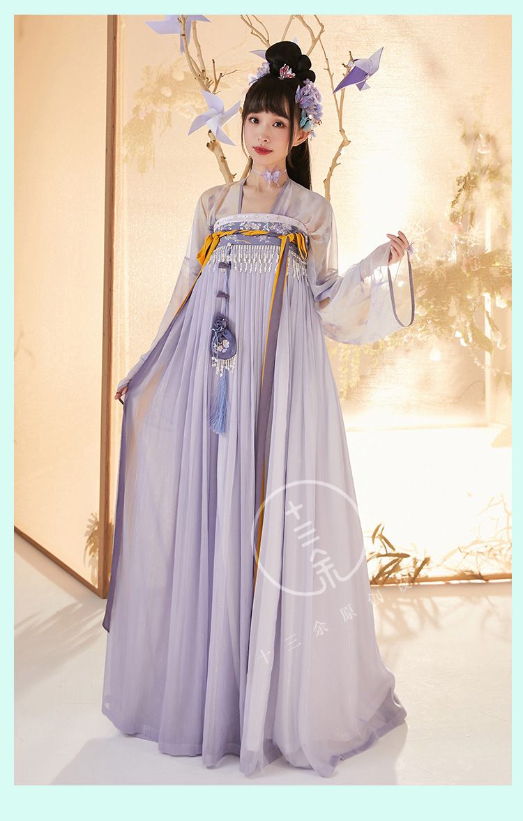 Eight-Year-Old Girls Hanfu Cloth Shoes:A Glimpse into Traditional Chinese Fashion Eight-Year-Old Girls Hanfu Cloth Shoes:A Glimpse into Traditional Chinese Fashion