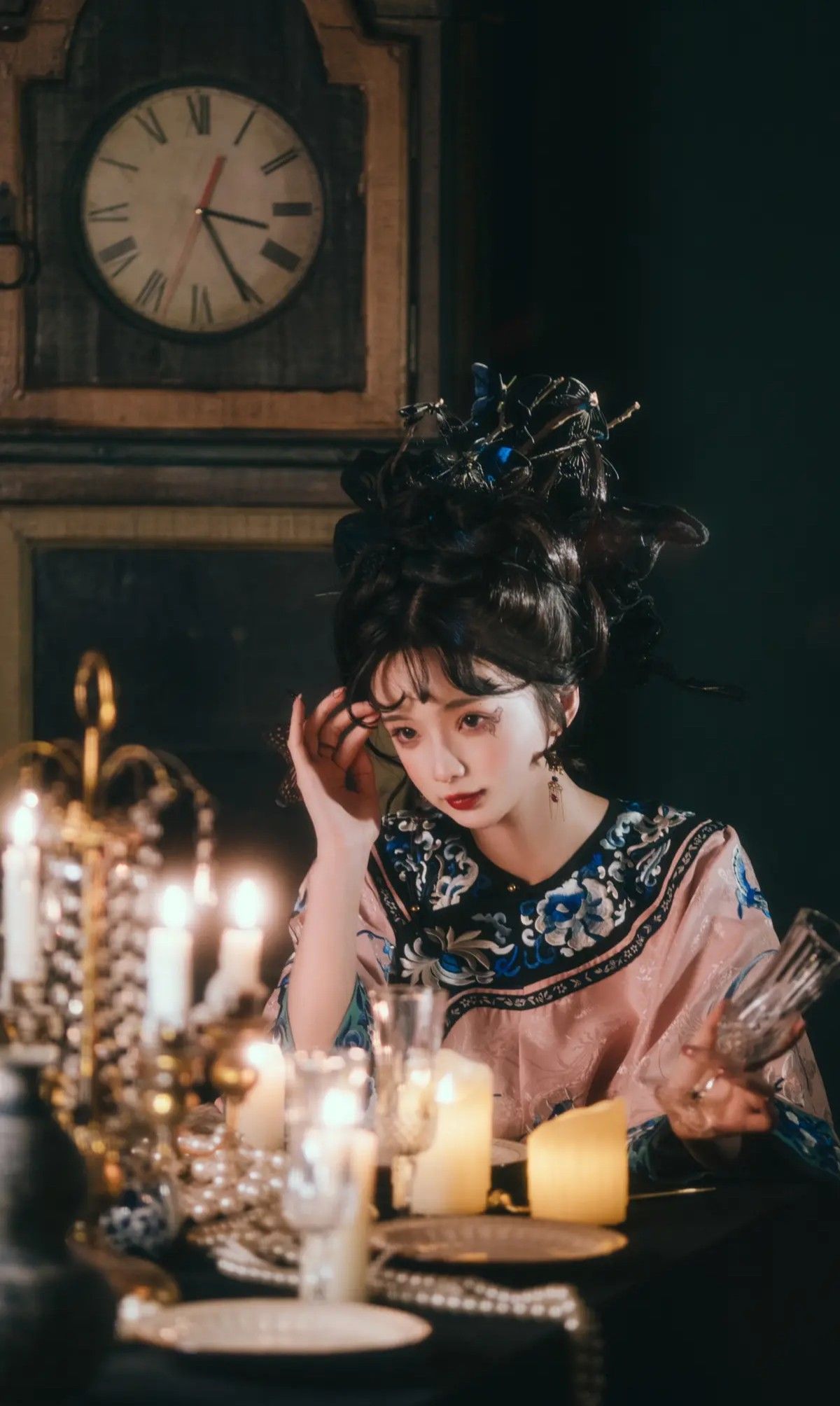 Graduation Ceremony Gowns:The Splendor of Cheongsam Tradition