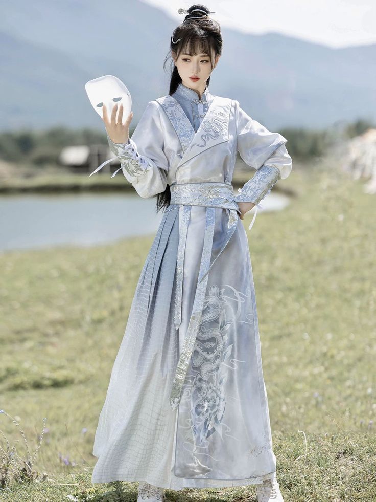 Ancient Style Shoes in Hanfu Fashion:A Glimpse into Traditional Chinese Cultural Heritage Ancient Style Shoes in Hanfu Fashion:A Glimpse into Traditional Chinese Cultural Heritage