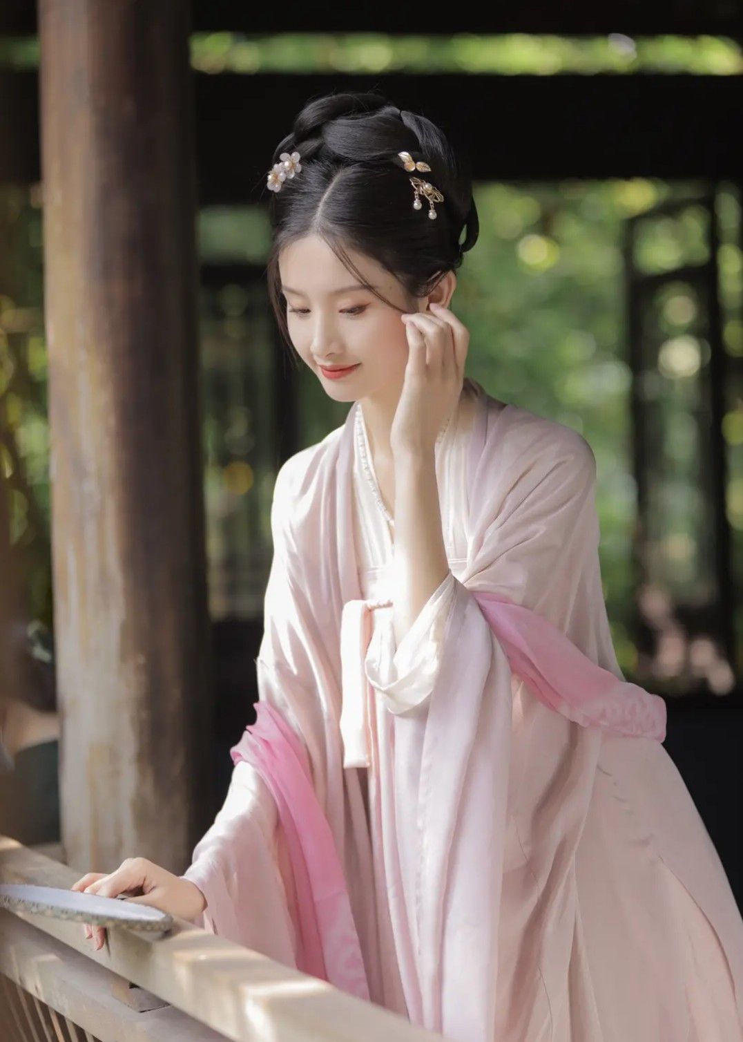 New Year in Ancient Style:The Journey of a Hanfu Student New Year in Ancient Style:The Journey of a Hanfu Student
