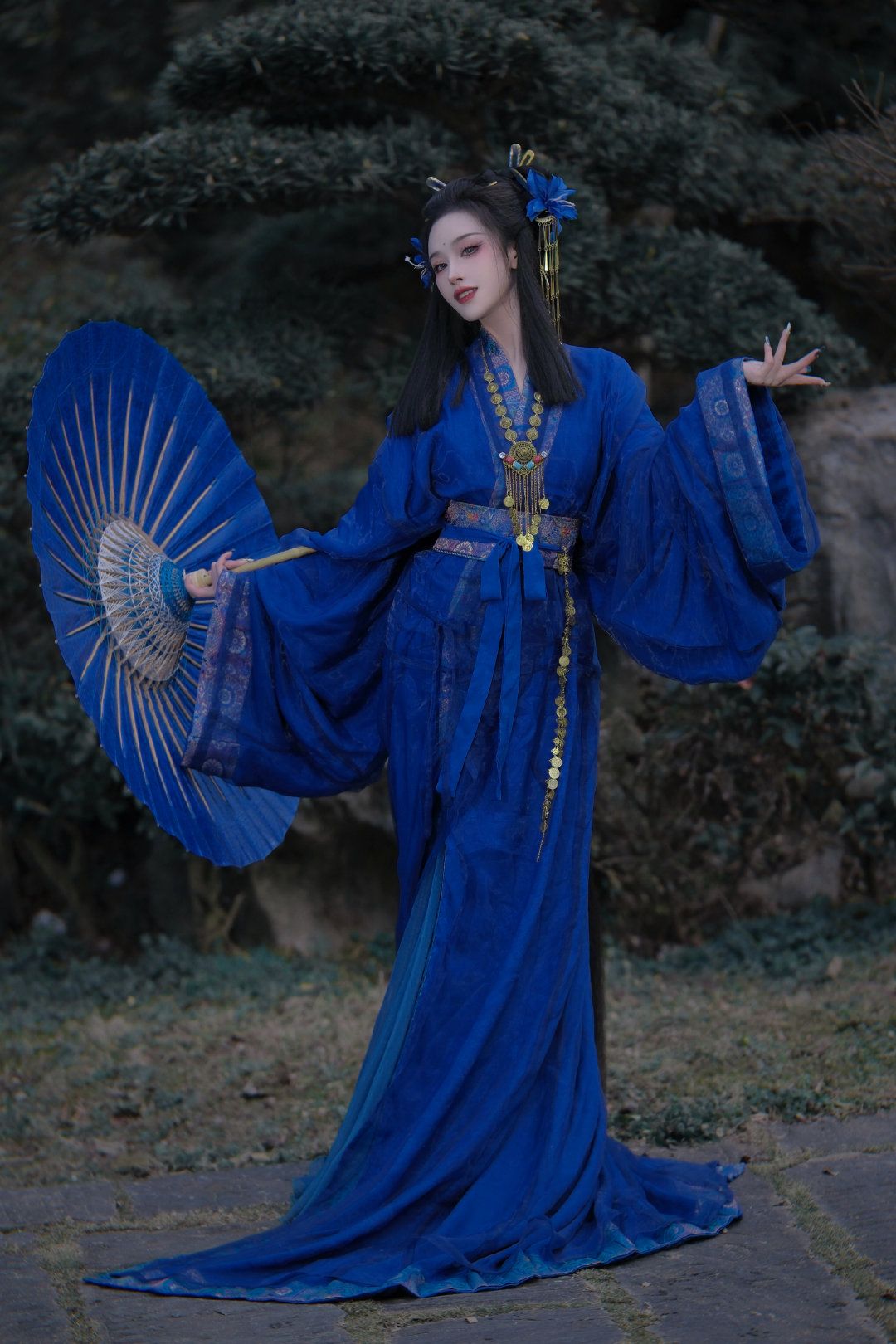 A Little Girls Journey into the Enchanting World of Princess Gowns and Cheongsam-Style Skirts