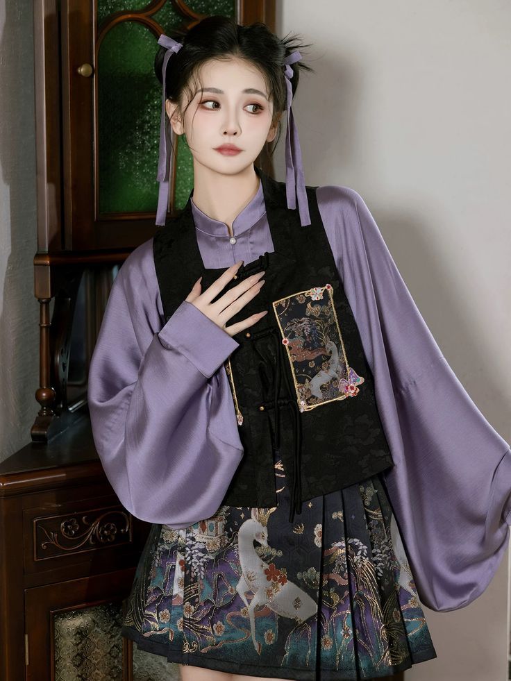 Embracing the Elegance of Hanfu Fashion:A Guide to Styling Big-Size Figures in Slimming Manner