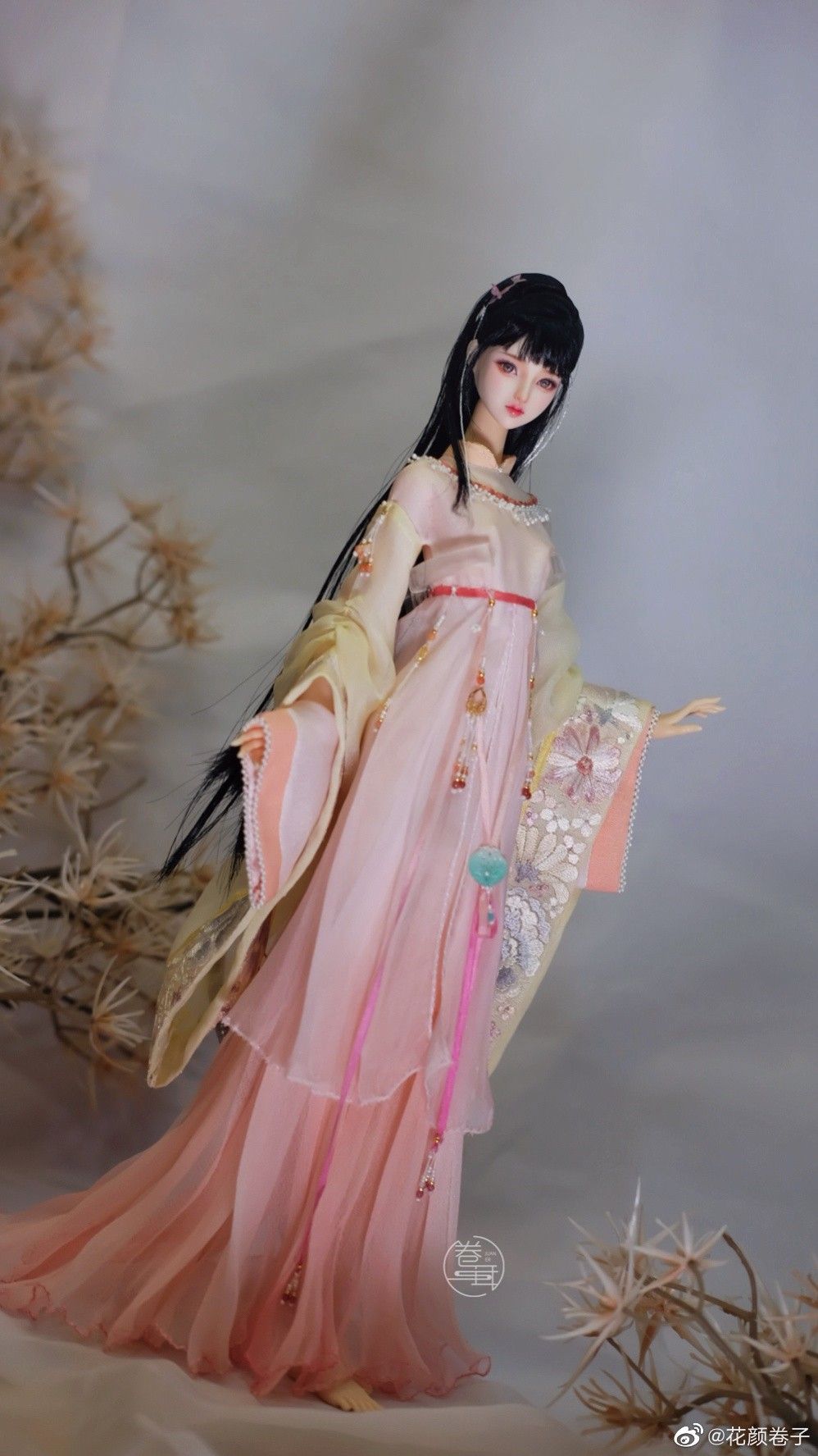 Embracing the Traditional:The Journey of a Petite,Curvier Girl in Hanfu Fashion Embracing the Traditional:The Journey of a Petite,Curvier Girl in Hanfu Fashion