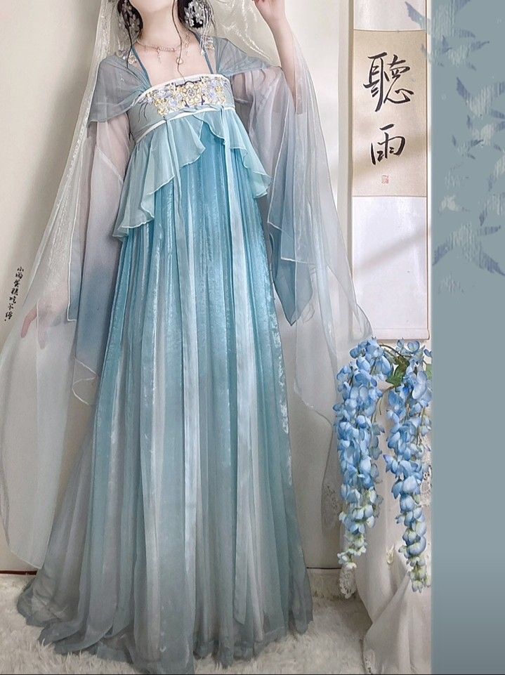 The Splendid Splendor of Traditional Chinese Dress:The Story of Miman Qingluo Hanfu The Splendid Splendor of Traditional Chinese Dress:The Story of Miman Qingluo Hanfu