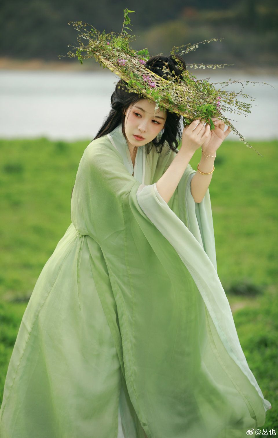 Summer Girls Hanfu Flower Headdress:A Guide to Styling and Caring for Traditional Hair Combs Summer Girls Hanfu Flower Headdress:A Guide to Styling and Caring for Traditional Hair Combs