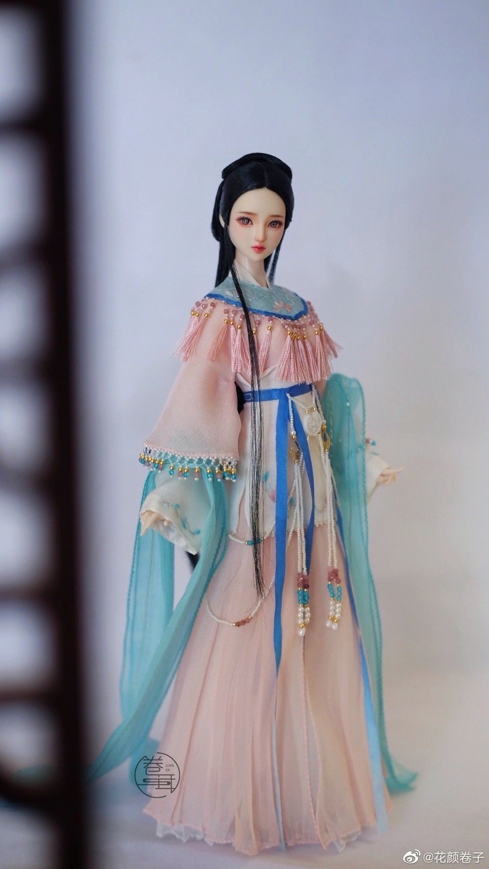 Elite Elegance of Traditional Chinese Girls Hanfu Fashion:The Essence of Ancient Style Elite Elegance of Traditional Chinese Girls Hanfu Fashion:The Essence of Ancient Style