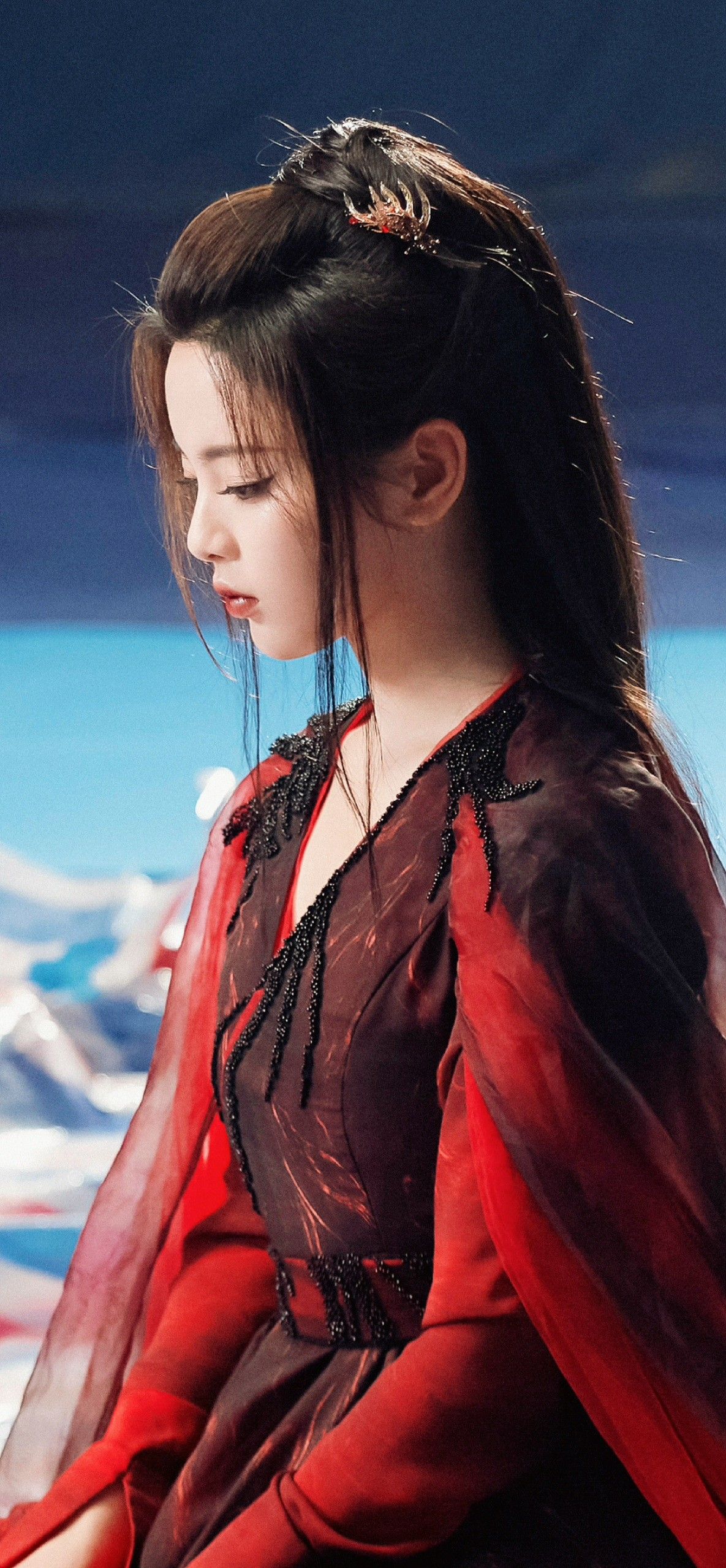 Elegant Women in Traditional Chinese Fashion:The Rise of Hanfu and Minguo Style