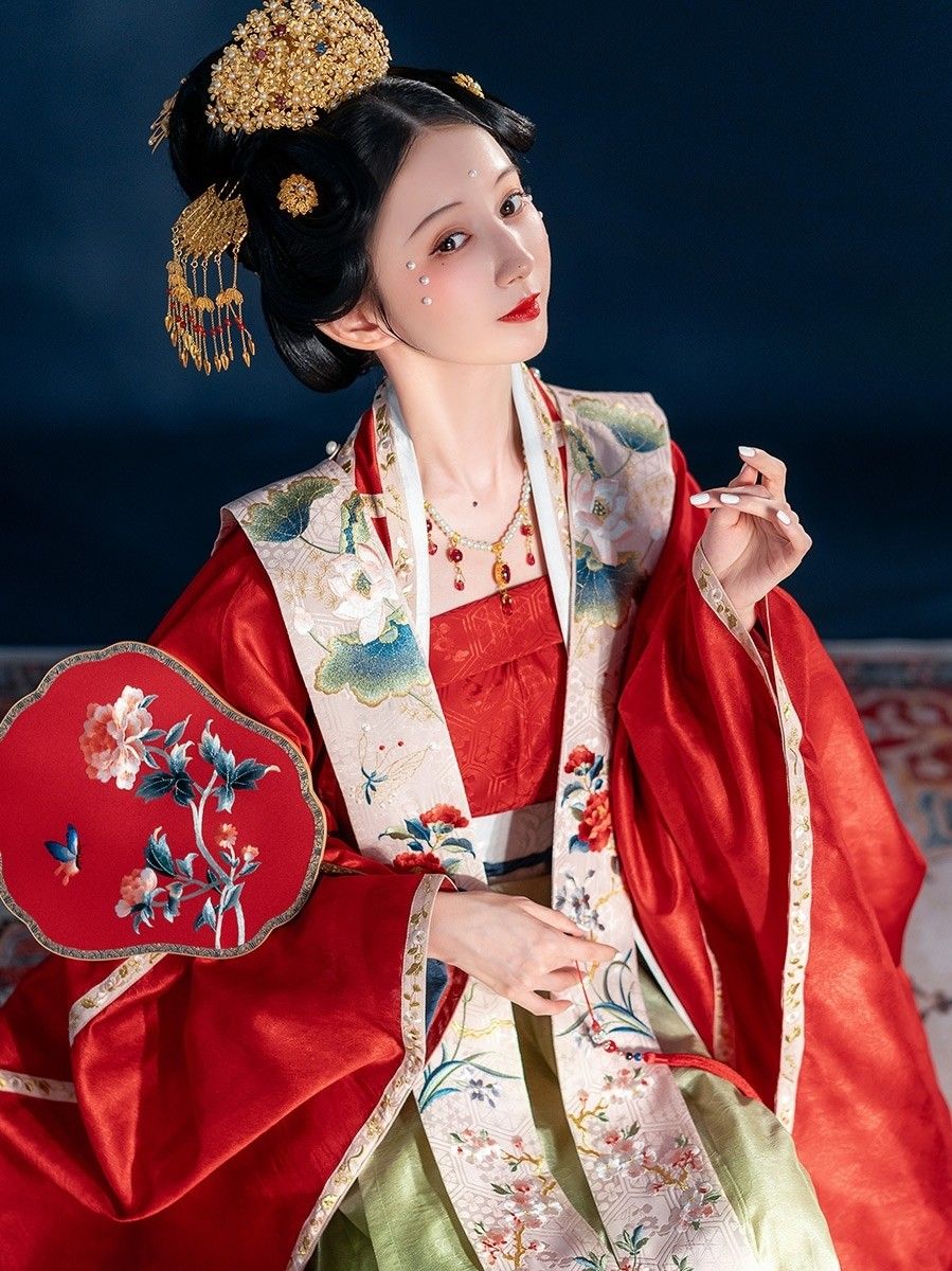 Elite Craftsmanship in Ming-Style Hanfu as a Magnificent Wedding Attire Elite Craftsmanship in Ming-Style Hanfu as a Magnificent Wedding Attire