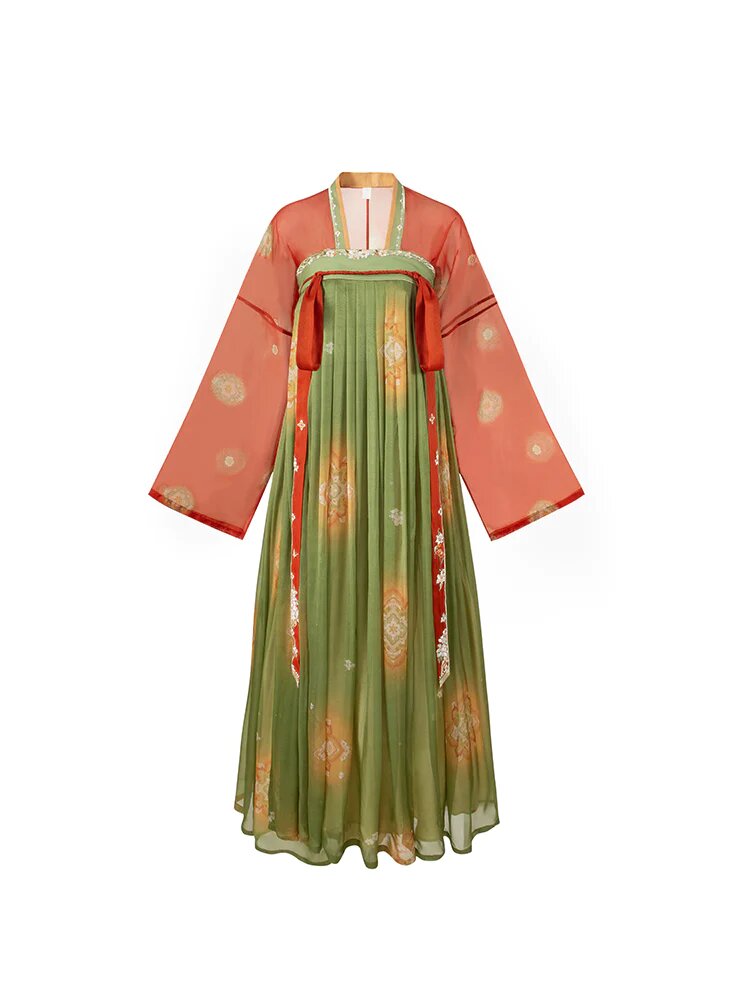 Embracing the New Sino-Style:The Rise of the Pink Cheongsam-Inspired Horseface Skirt Embracing the New Sino-Style:The Rise of the Pink Cheongsam-Inspired Horseface Skirt