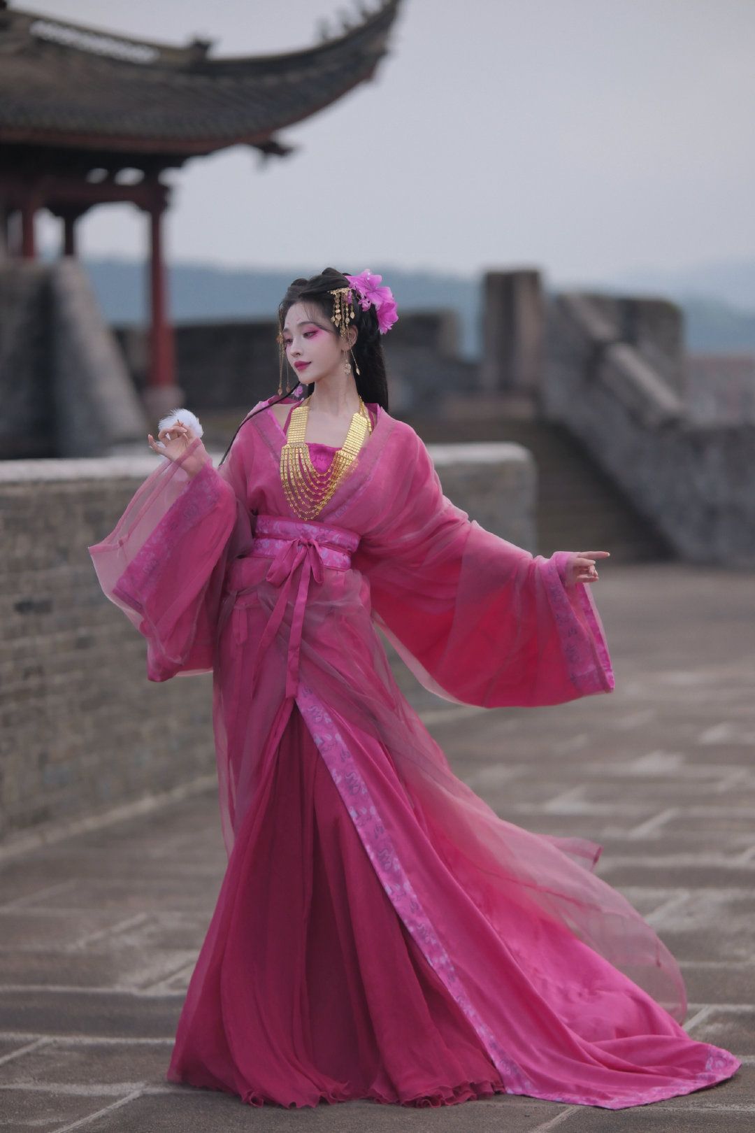 Ancient-Style Hanfu Girls New Year Celebration Costumes:A Blend of Tradition and Elegance
